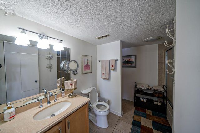 57 Marina Point, Sandusky, OH 44870