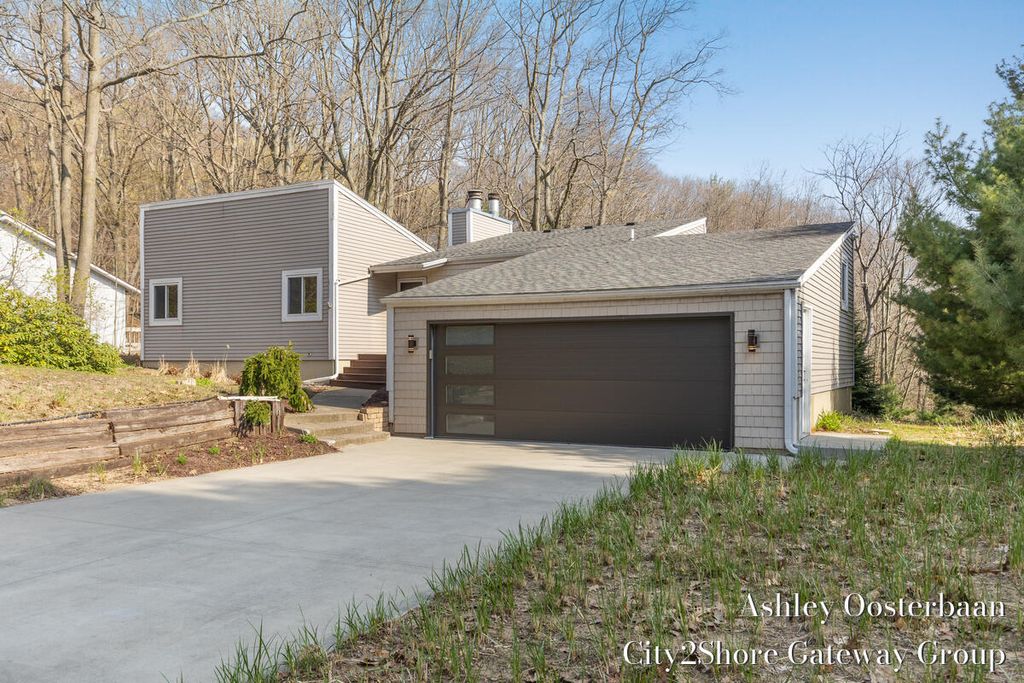 17265 Rolling Dunes Drive, West Olive, MI 49460
