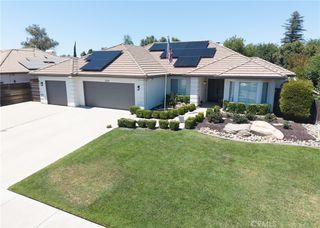 1430 E Laura Court, Visalia, CA 93292