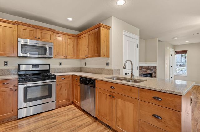 20252 Badger Road, Bend, OR 97702