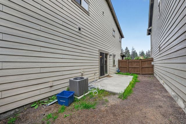 20252 Badger Road, Bend, OR 97702