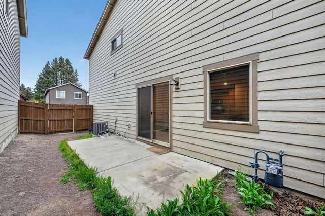 20252 Badger Road, Bend, OR 97702
