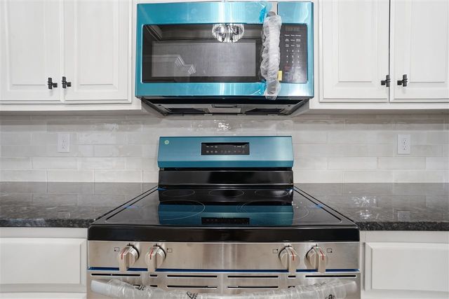 652 NW Waterford Dr, Lawton, OK 73505