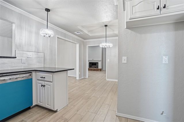 652 NW Waterford Dr, Lawton, OK 73505