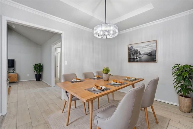 652 NW Waterford Dr, Lawton, OK 73505