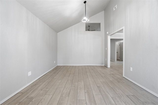 652 NW Waterford Dr, Lawton, OK 73505