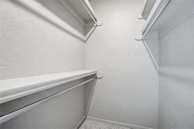 652 NW Waterford Dr, Lawton, OK 73505