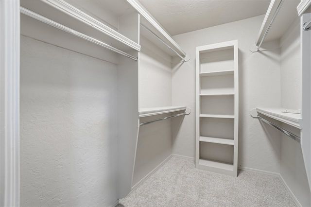 652 NW Waterford Dr, Lawton, OK 73505