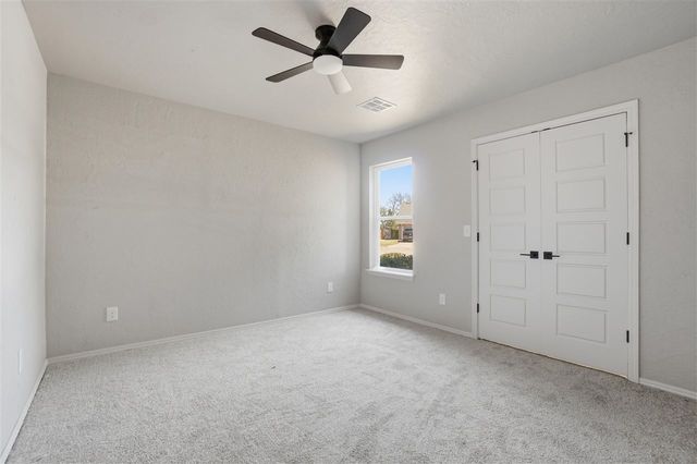 652 NW Waterford Dr, Lawton, OK 73505