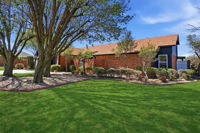 652 NW Waterford Dr, Lawton, OK 73505