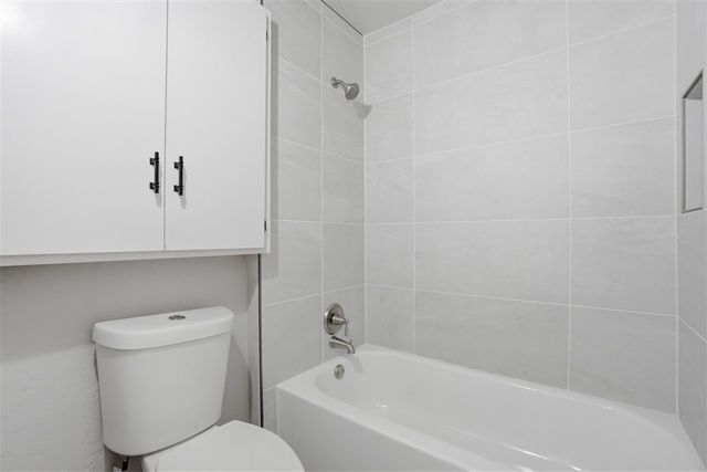 652 NW Waterford Dr, Lawton, OK 73505