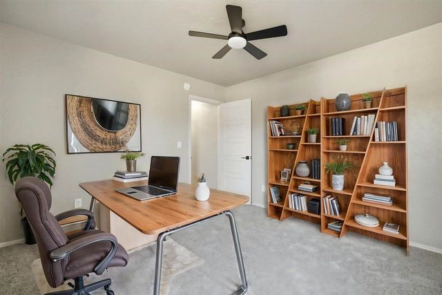 652 NW Waterford Dr, Lawton, OK 73505