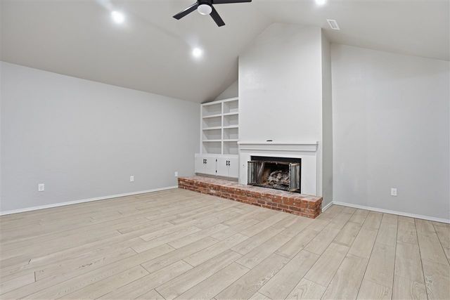 652 NW Waterford Dr, Lawton, OK 73505