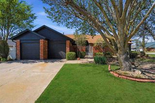 652 NW Waterford Dr, Lawton, OK 73505