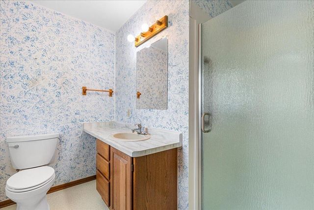 1015 Squire LANE, West Bend, WI 53090