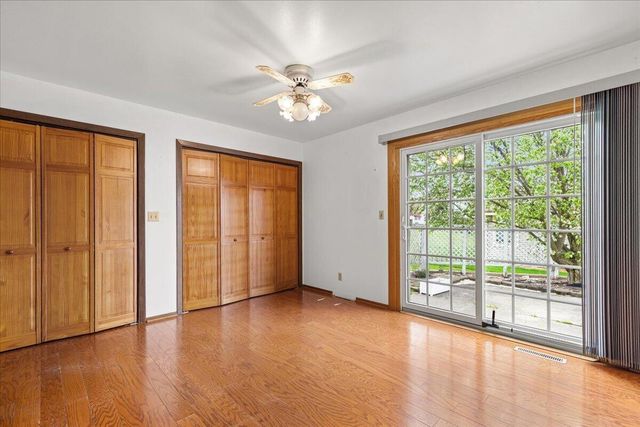 1015 Squire LANE, West Bend, WI 53090