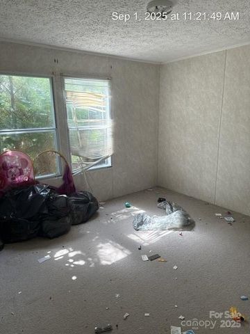 566 Plemmons Place, Marion, NC 28752