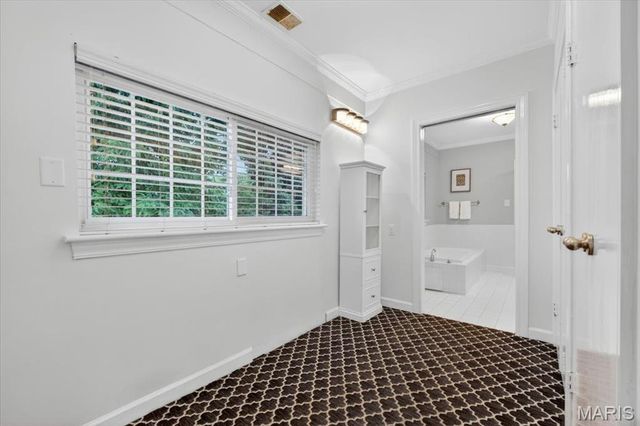 23 Rio Vista Drive, Ladue, MO 63124