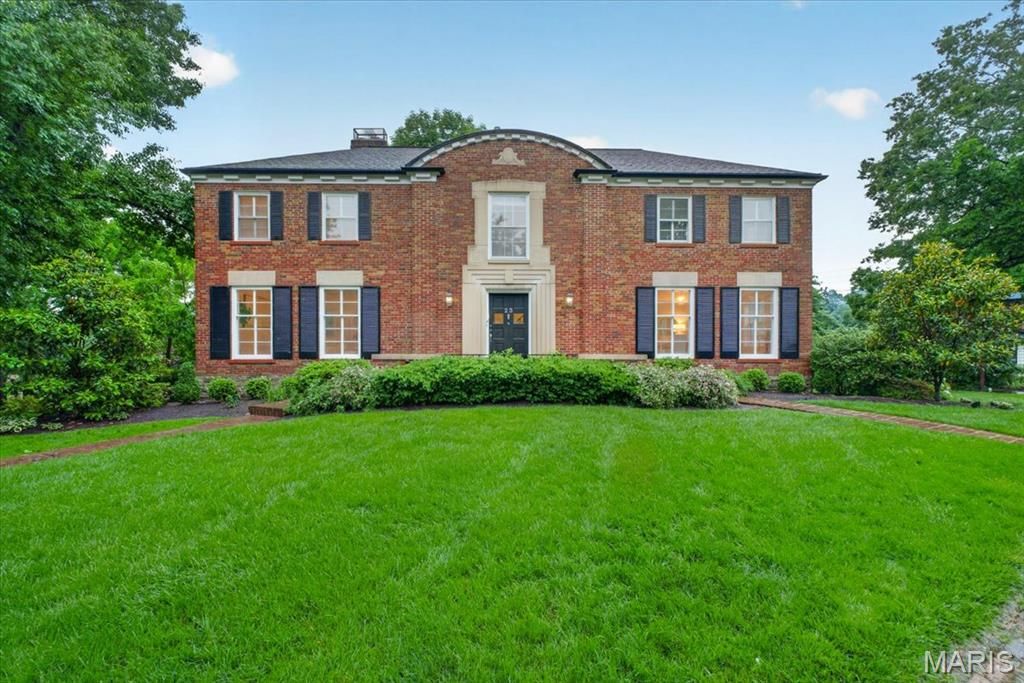 23 Rio Vista Drive, Ladue, MO 63124