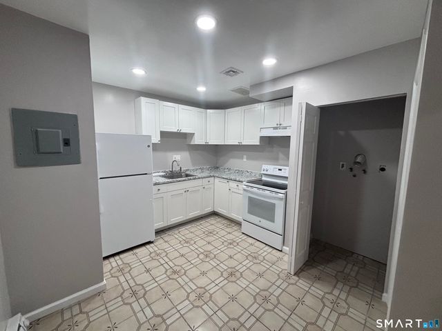 409 Oak Avenue, Torrington, CT 06790
