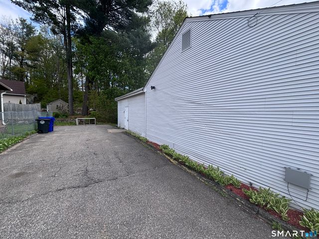 409 Oak Avenue, Torrington, CT 06790