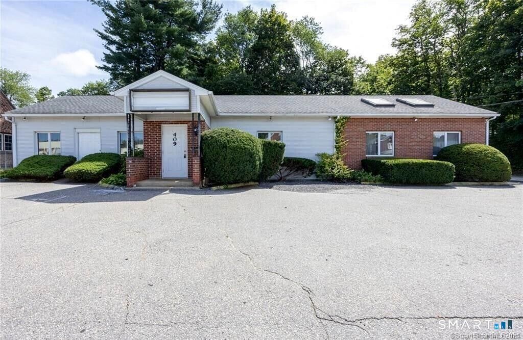 409 Oak Avenue, Torrington, CT 06790