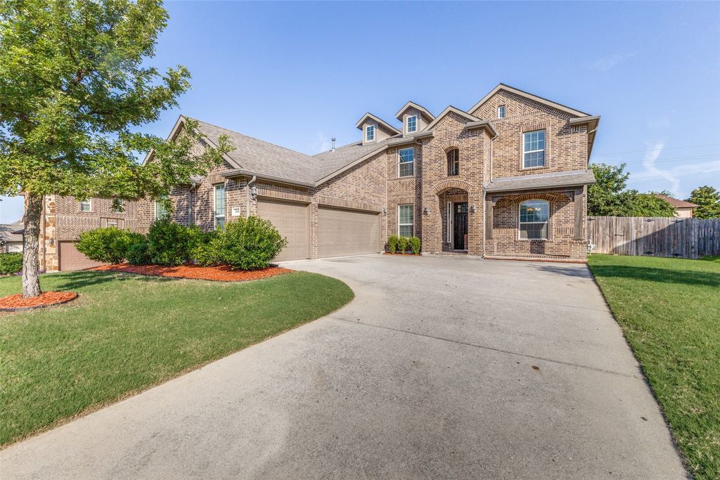 2001 Maggis Meadow Lane, Rowlett, TX 75089