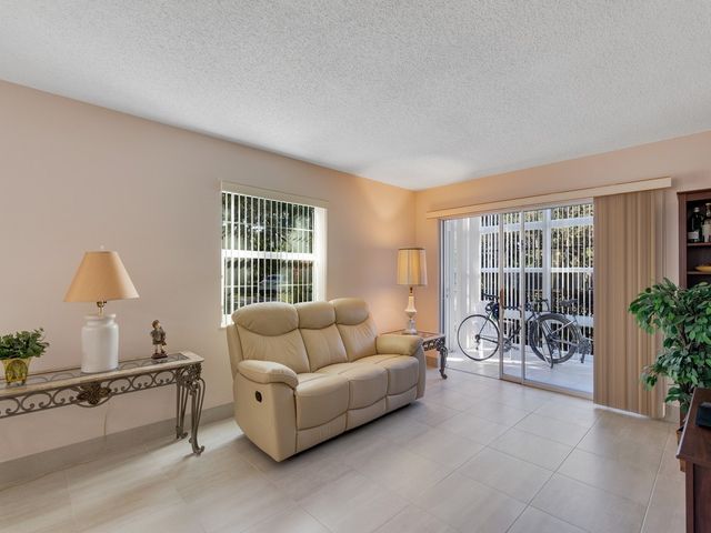 5400 Highway A1a D4, Indian River Shores, FL 32963