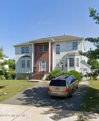 13 Independence Court, Lakewood, NJ 08701