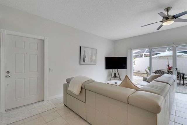 73 Laurel Oaks Circle, Jupiter, FL 33469