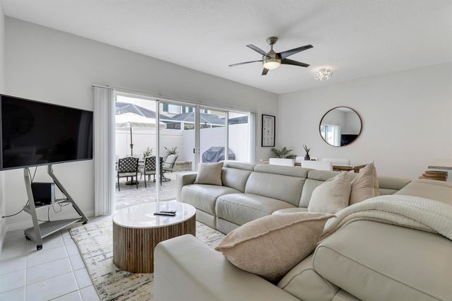 73 Laurel Oaks Circle, Jupiter, FL 33469
