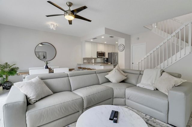 73 Laurel Oaks Circle, Jupiter, FL 33469