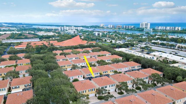 73 Laurel Oaks Circle, Jupiter, FL 33469
