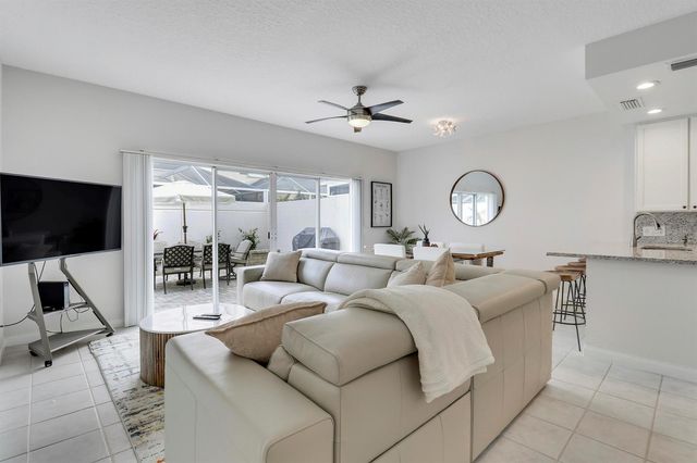 73 Laurel Oaks Circle, Jupiter, FL 33469