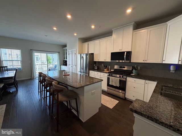 510 SAPPHIRE DR, Malvern, PA 19355