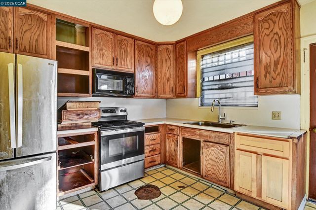 1711 Carleton St, Berkeley, CA 94703