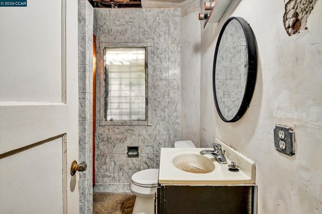 1711 Carleton St, Berkeley, CA 94703