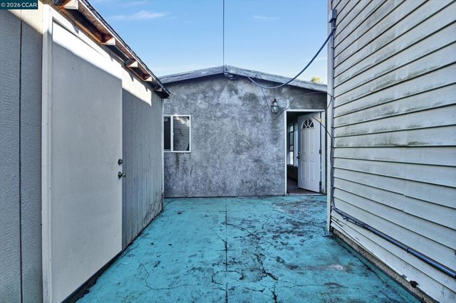 1711 Carleton St, Berkeley, CA 94703