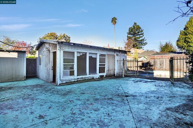 1711 Carleton St, Berkeley, CA 94703