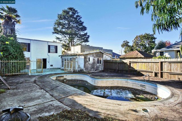 1711 Carleton St, Berkeley, CA 94703