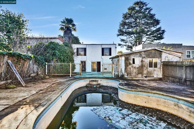 1711 Carleton St, Berkeley, CA 94703