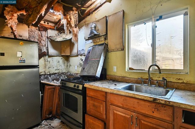 1711 Carleton St, Berkeley, CA 94703