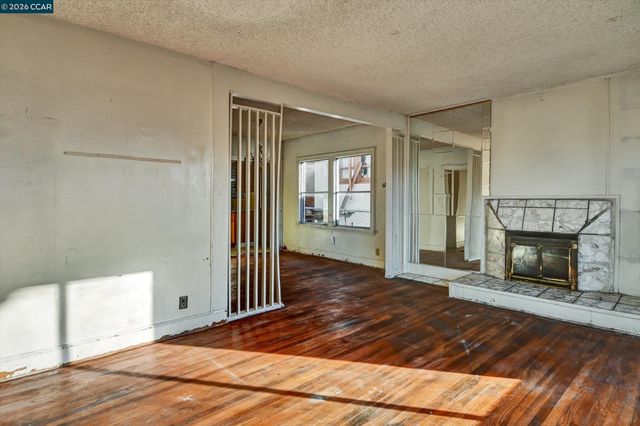 1711 Carleton St, Berkeley, CA 94703