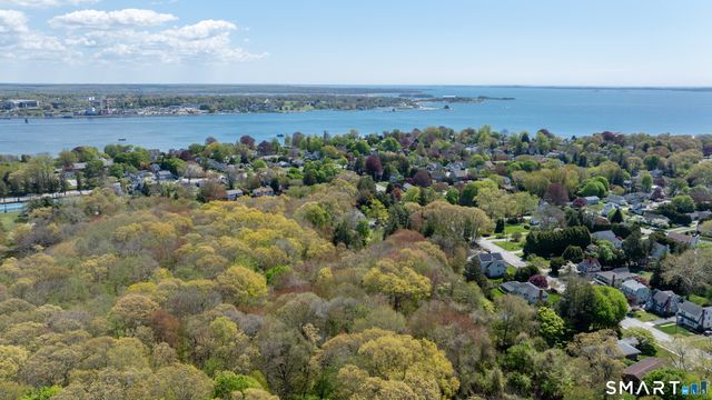 745 Montauk Avenue, New London, CT 06320