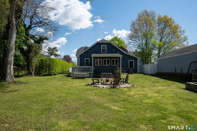 745 Montauk Avenue, New London, CT 06320