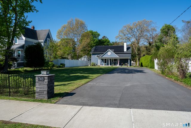 745 Montauk Avenue, New London, CT 06320