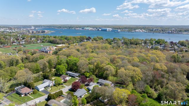 745 Montauk Avenue, New London, CT 06320