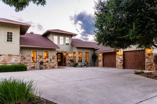 2915 Dry Hollow Drive, Kerrville, TX 78028