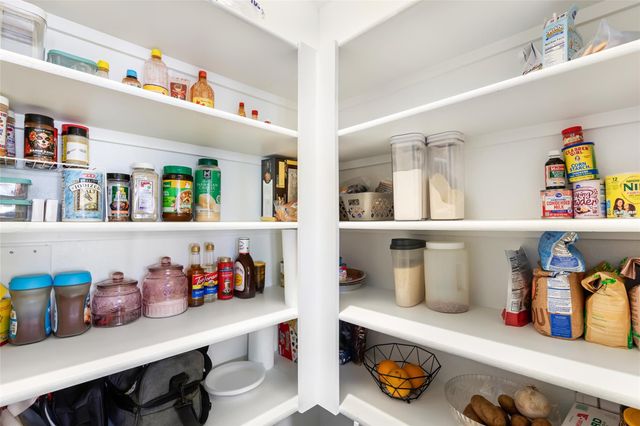 811 Republic Road, New Caney, TX 77357