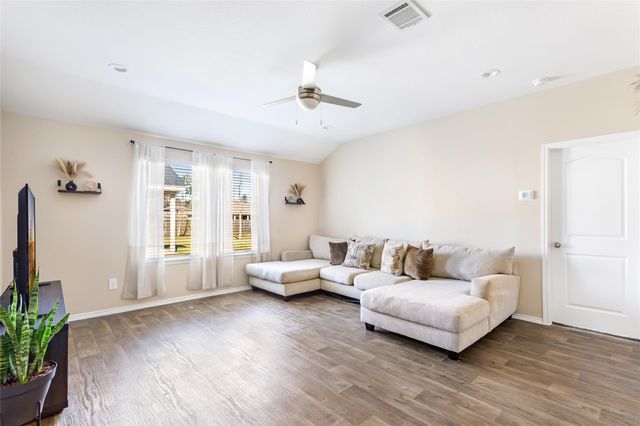 811 Republic Road, New Caney, TX 77357